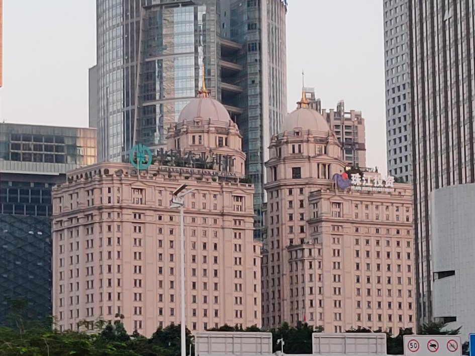 评测OPPO的摄像头:夜景与人像拍摄功能_夜景人像拍摄参数设置_夜景人像镜头