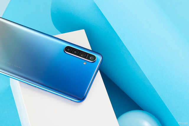 夜景人像镜头_夜景人像拍摄参数设置_评测OPPO的摄像头：夜景与人像拍摄功能