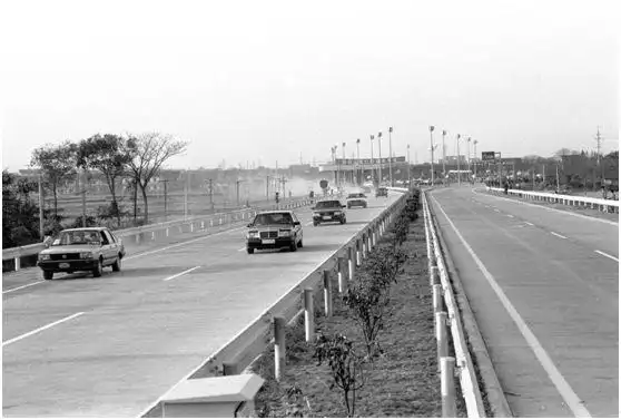 和兴证券和宏信证券_证券开户哪家好_第一证券：